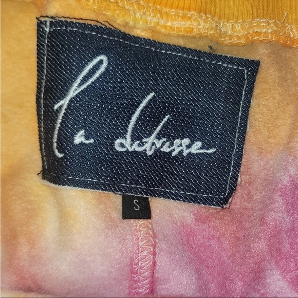 NWT Le Detresse Strawberry Fields Tye Dye Jogger - Picture 4 of 4